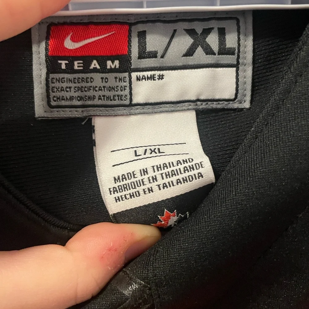 Canada Hockey Jersey | 100 Year Anniversary | Youth Large/X Large - Picture 2 of 4